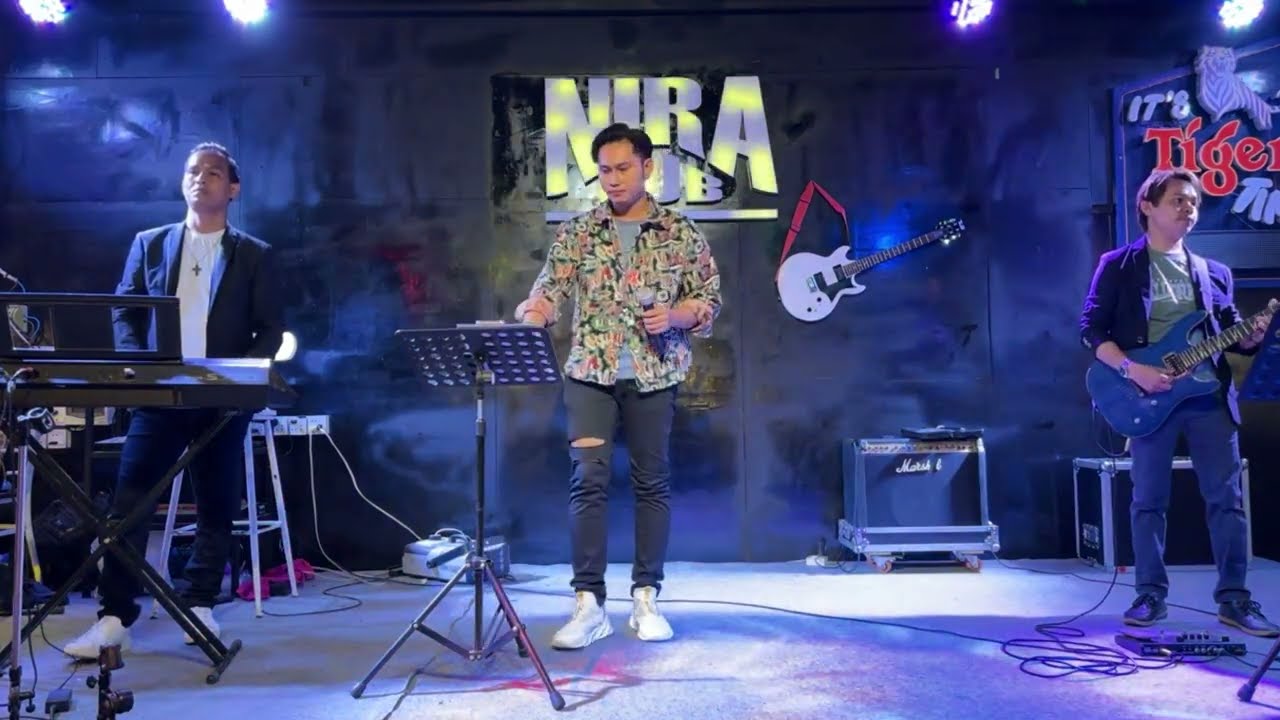 នឹកអូនពេលភ្លៀងធ្លាក់ | Nira Pub Live Band