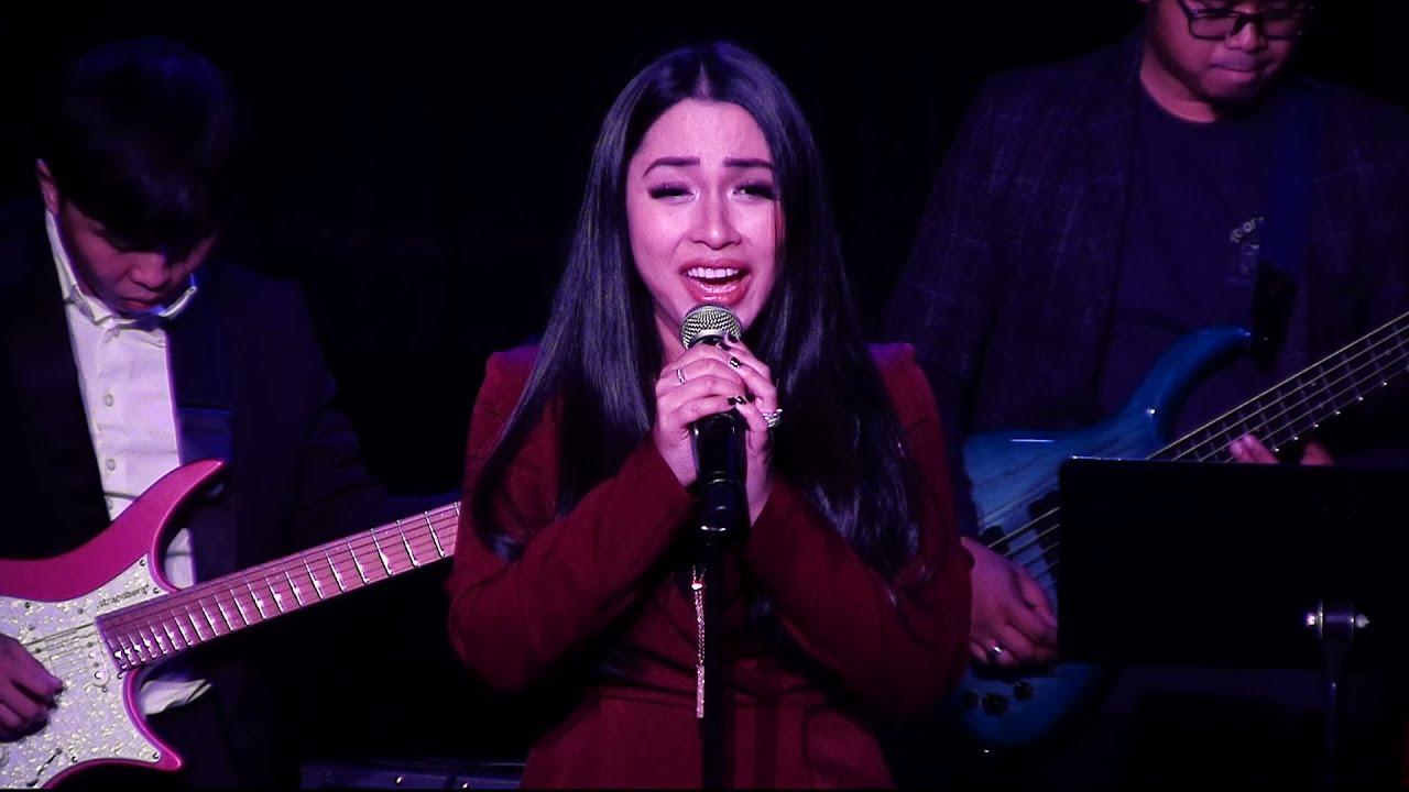 Sara Bareilles She Used To Be Mine Live COVER in NYC Triad Theatre