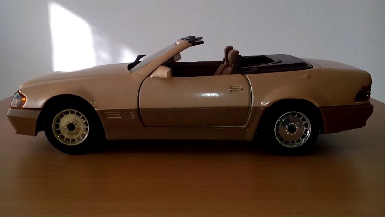 Mercedes Benz 500 SL Majorette Model 1/24