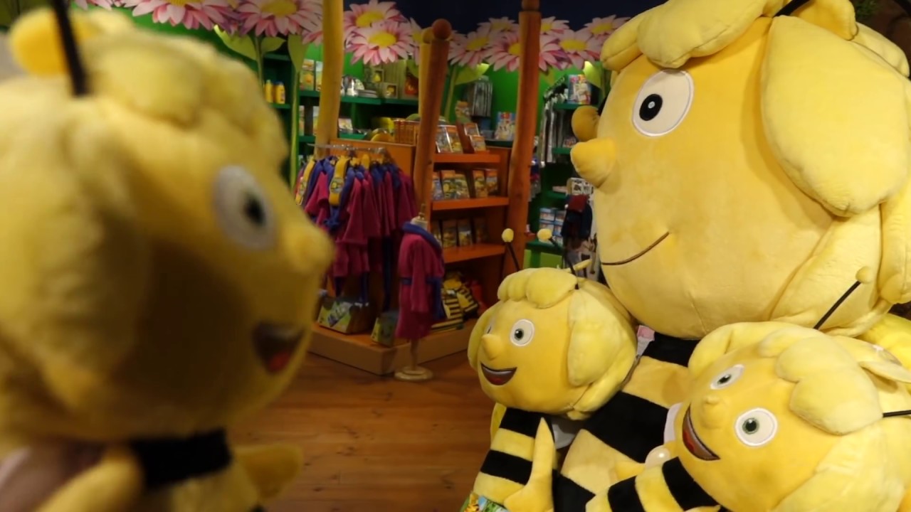 Maya the bee discovered Plopsa Indoor Theme Park Mayaland indoor De Panne at Plopsaland de Panne. :)