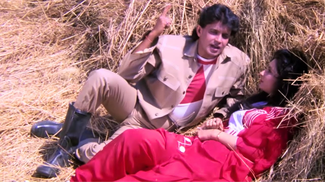 मेरे प्यार के मेघ मल्लार इस धुप मैं भी तुम्हारी घास गीली कर देंगे - Mithun, Poonam Romantic Scene