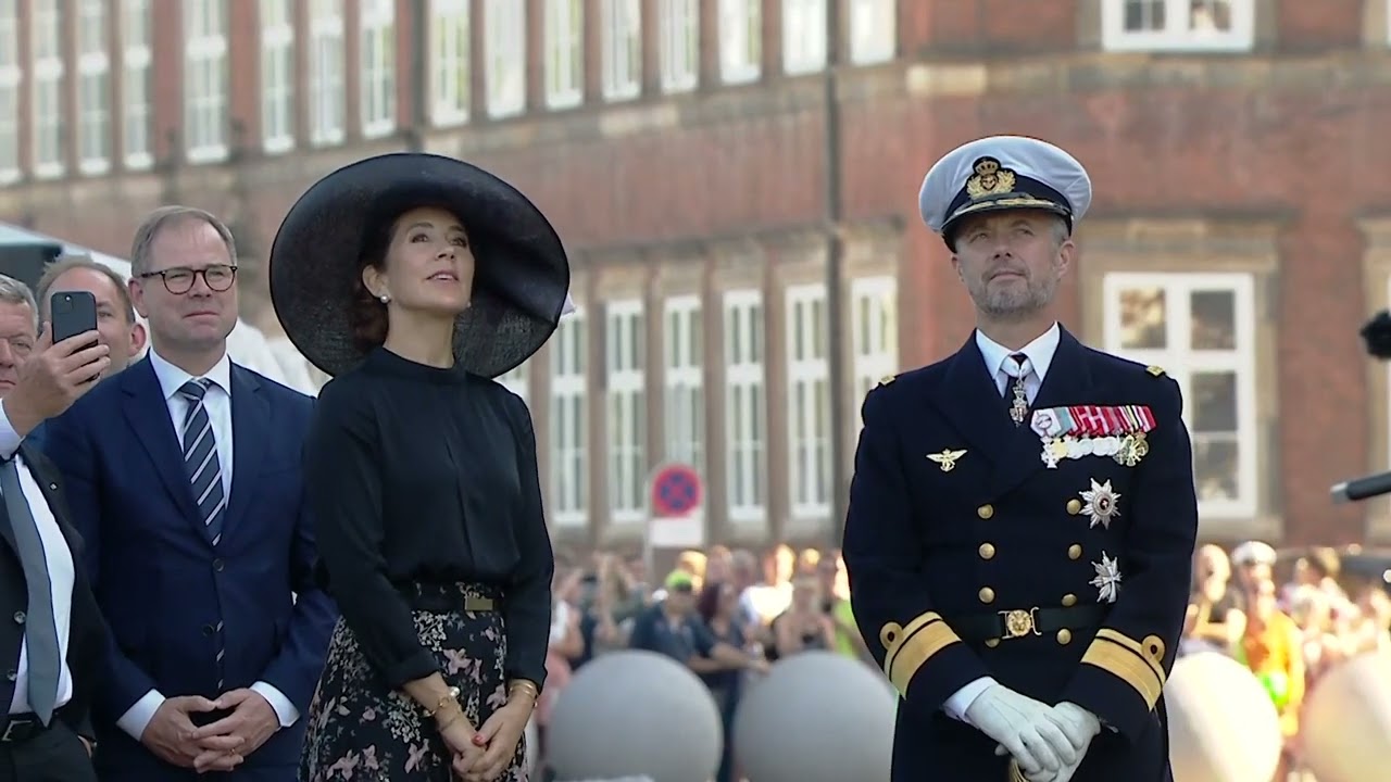 Parade på Christiansborg Slotsplads