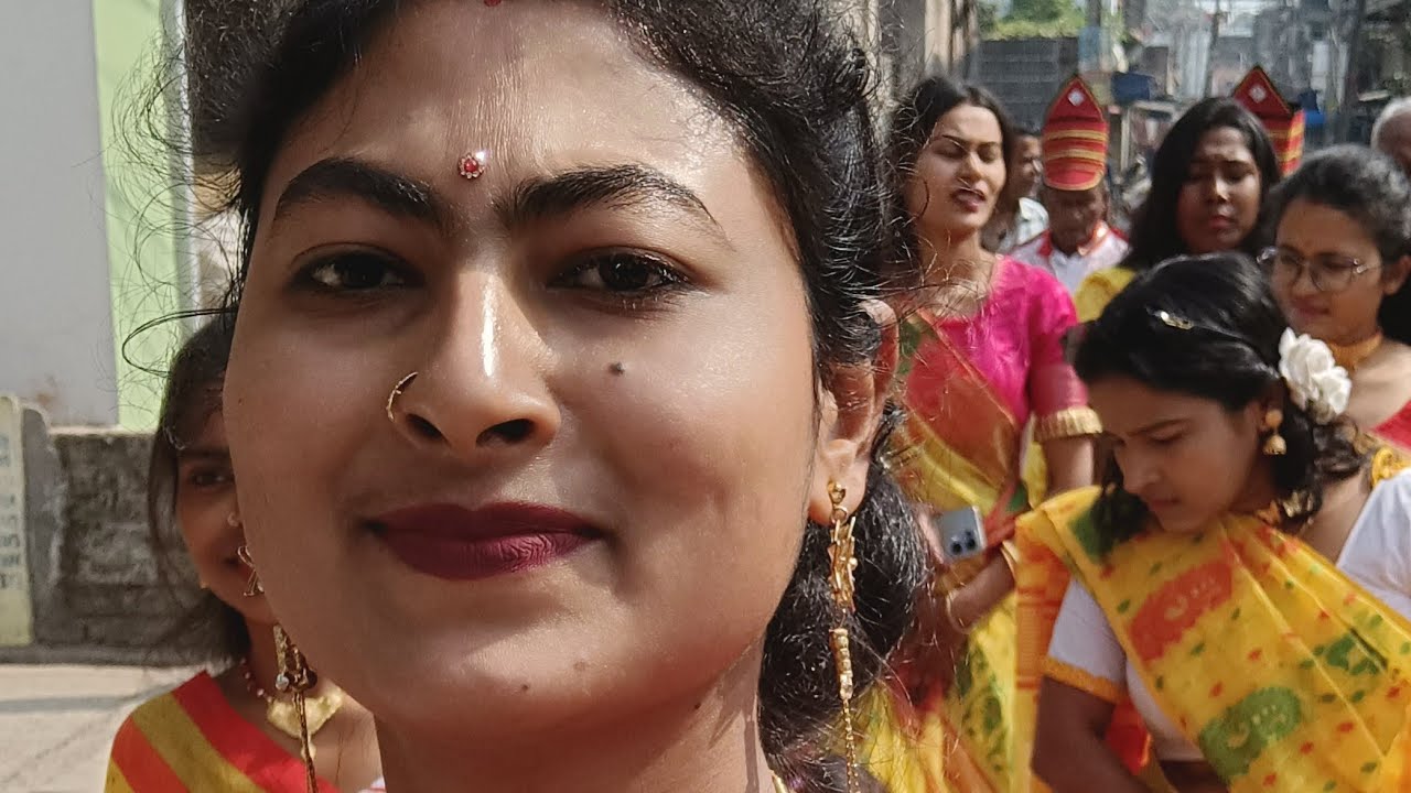 সবাই মিলে নাচতে নাচতে গায়ে হলুদের জল সইতে যাচ্ছি #ytvideo #viral vlog  plz subscribe to my channel