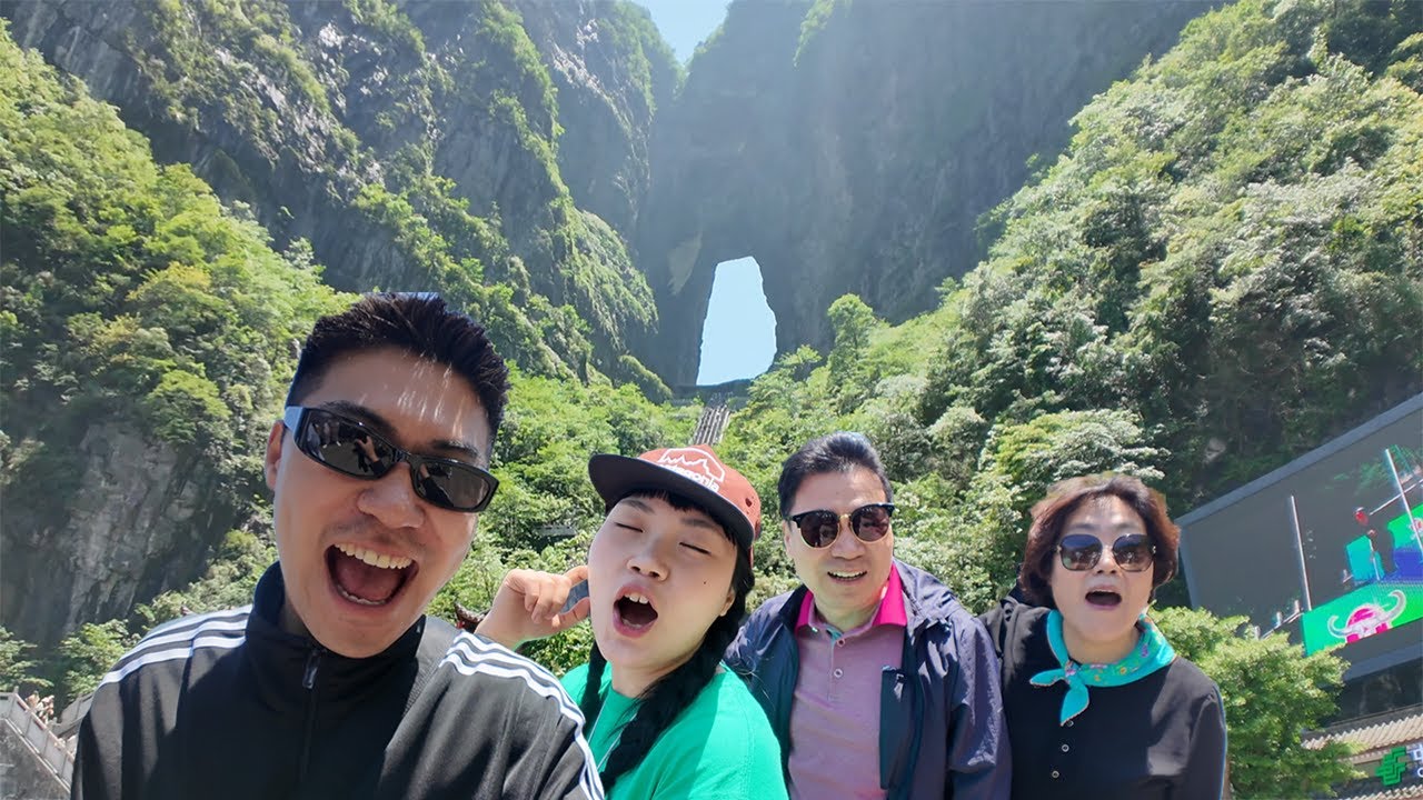 【张家界】 韩国人的孝亲旅行最终站... 中国自然风光，绝绝子！
