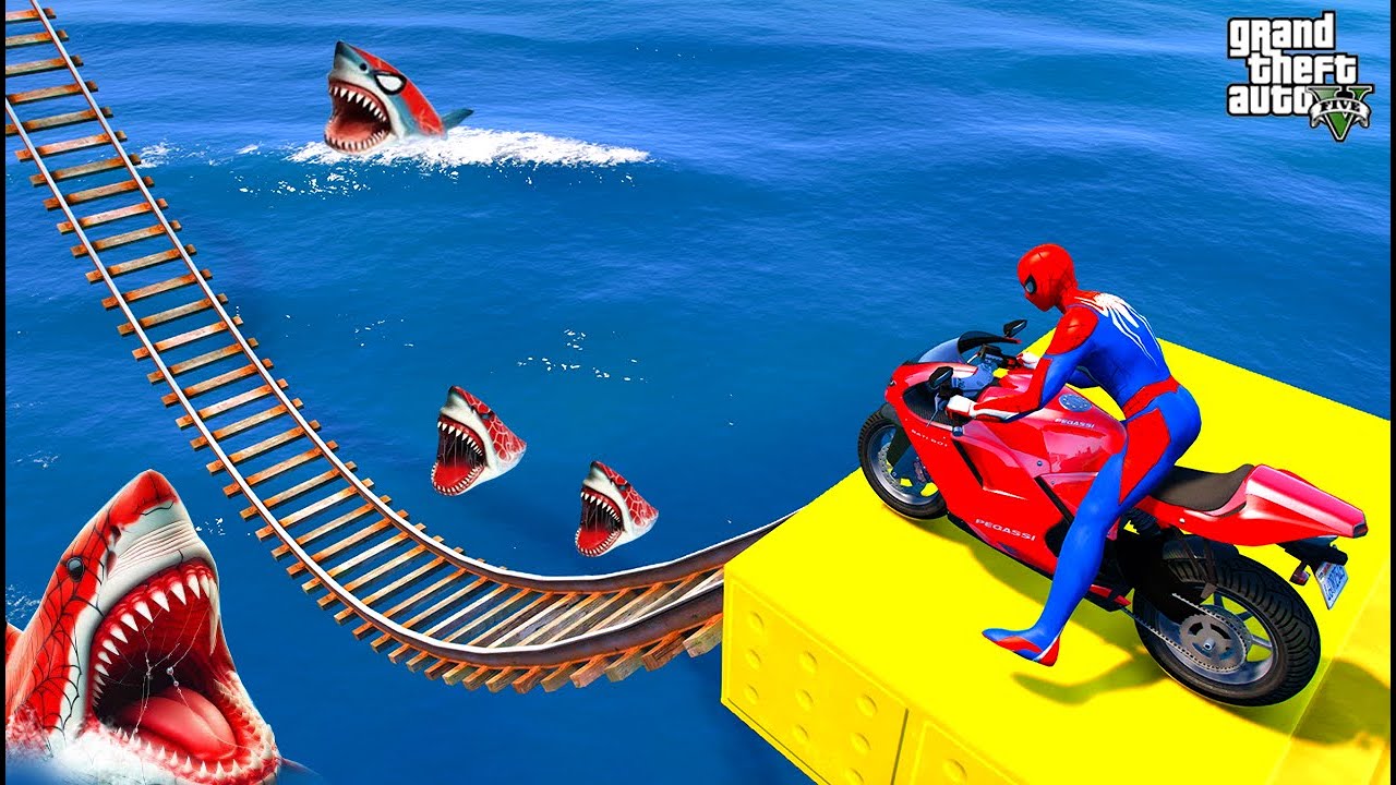 الأبطال الخارقين على القضبان دوامة قمع جسر SPIDER MAN! 🏍️on Motorcycle in Spiral Bridge Stunt