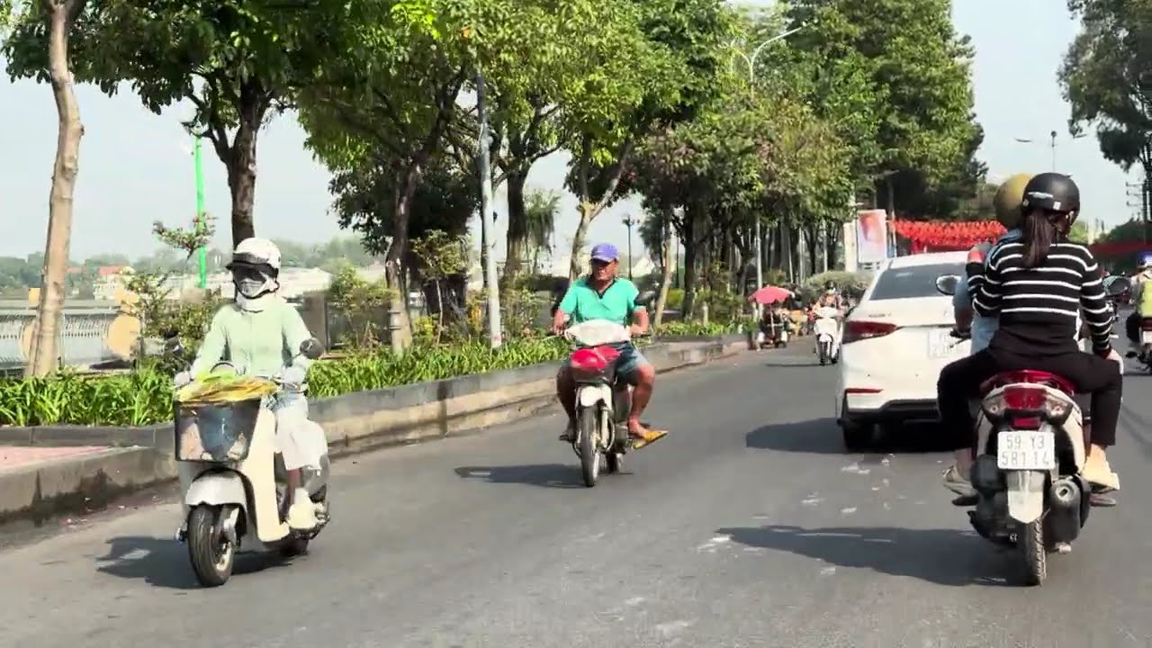 Đoạn đường bờ bao ven sông Sài Gòn qua địa phận P. Thù Dầu Một (tỉnh Bình Dương cũ)