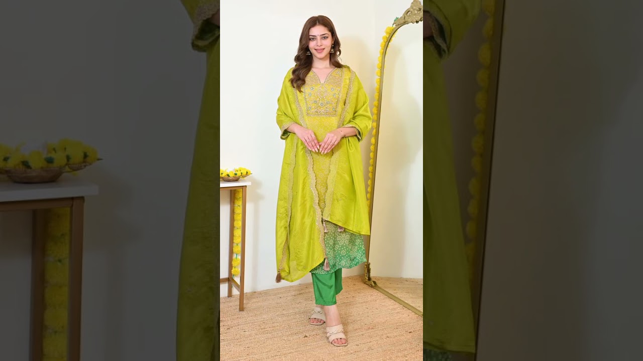 # New Collection💥 SUIT👗 Fabric:LikeaRussan Silks Type: Readymade Weight:500gmSize:M.L XL.XXL.Rs$1470