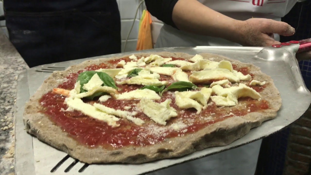La pizza Cracco di Teresa Iorio e Gino Sorbillo