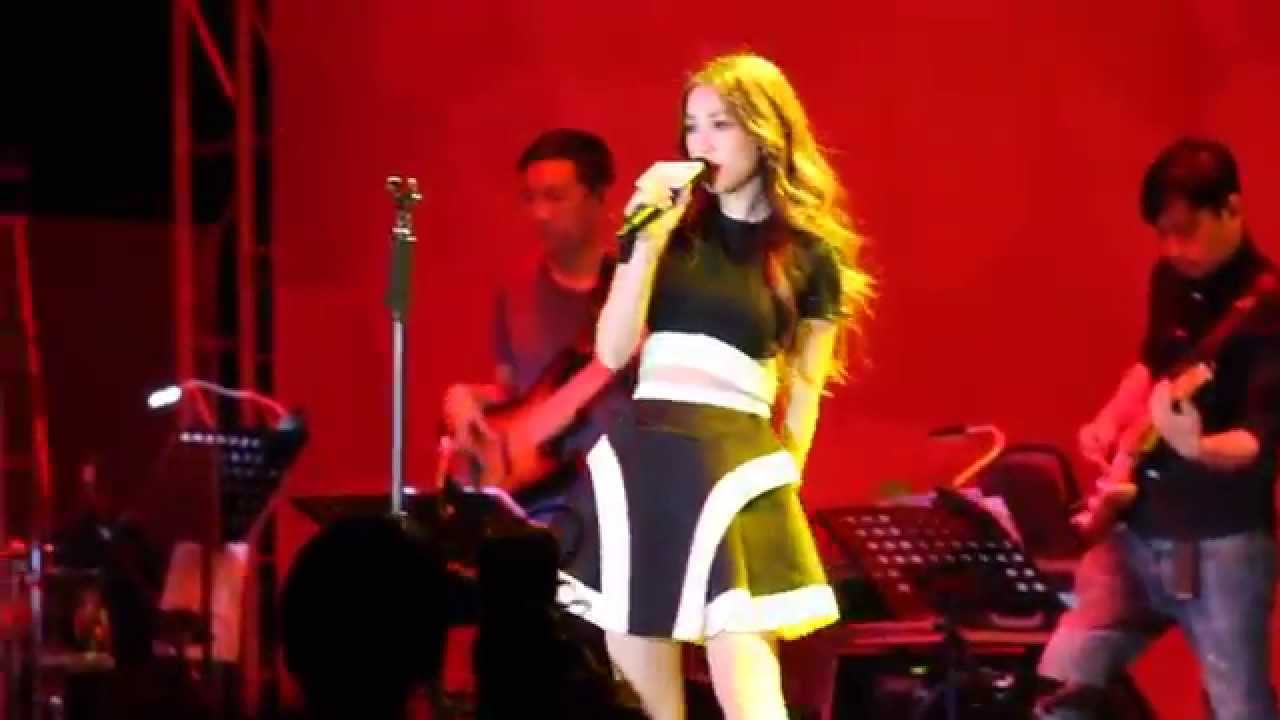謝安琪 -《勢不兩立》@ AXA 安盛 新城 We are the Champions 音樂會 20141121