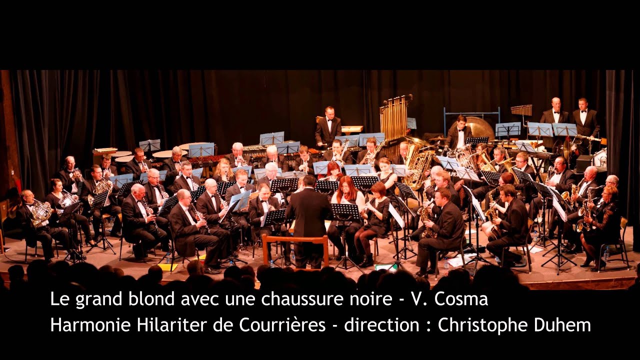 Le grand blond avec une chaussure noire - Harmonie Hilariter de Courrières
