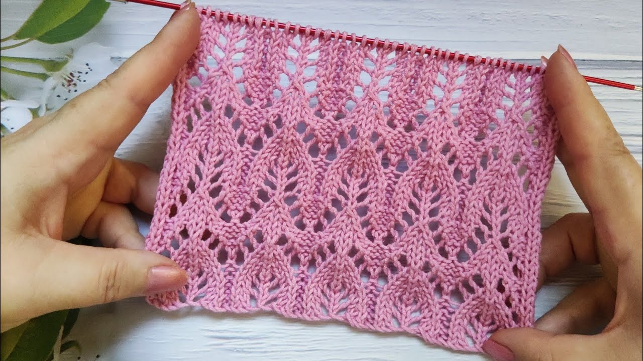 Lace Leaf Stitch | Ajour-Blattmuster stricken | Punto Foglie Traforate| Point de Feuilles Ajour&eacute;es