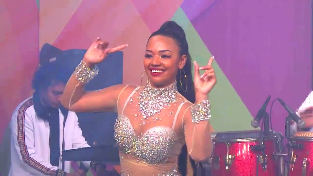POR LA PLAYA, CHICAS ROLANDS EN VIVO EN RITMO CATRACHO