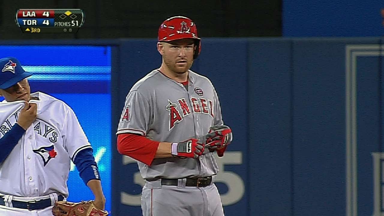 Trumbo goes 5-for-5, scores five times