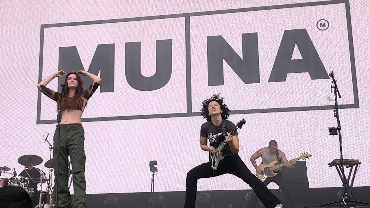 Muna - Runner’s High (Live @ Connect Festival, Edinburgh)