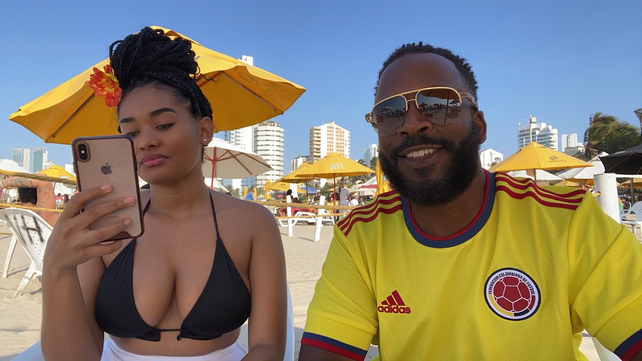 Cartagena Colombia 🇨🇴 Playa Hollywood Live with Isabella