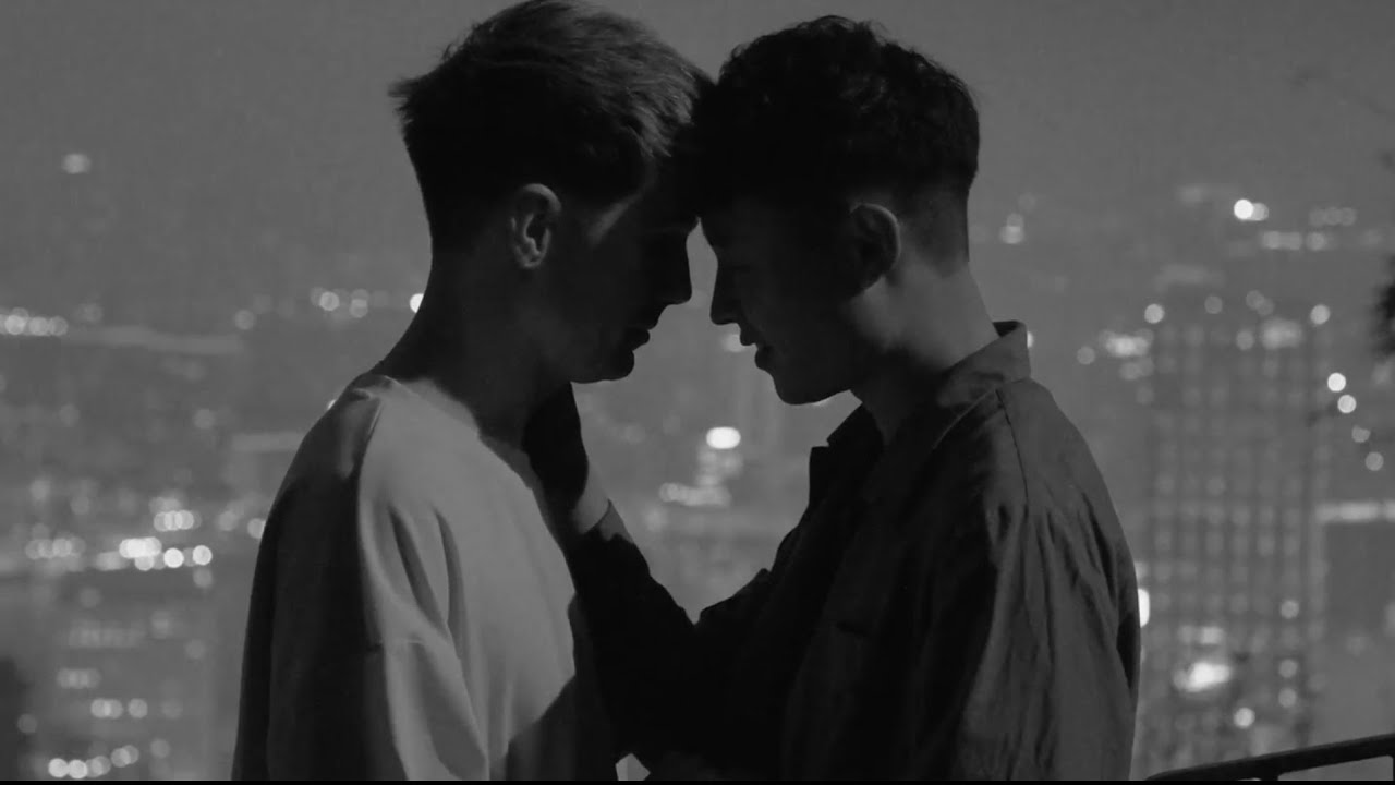Fedor Yury - moonbathing (Official Music Video)