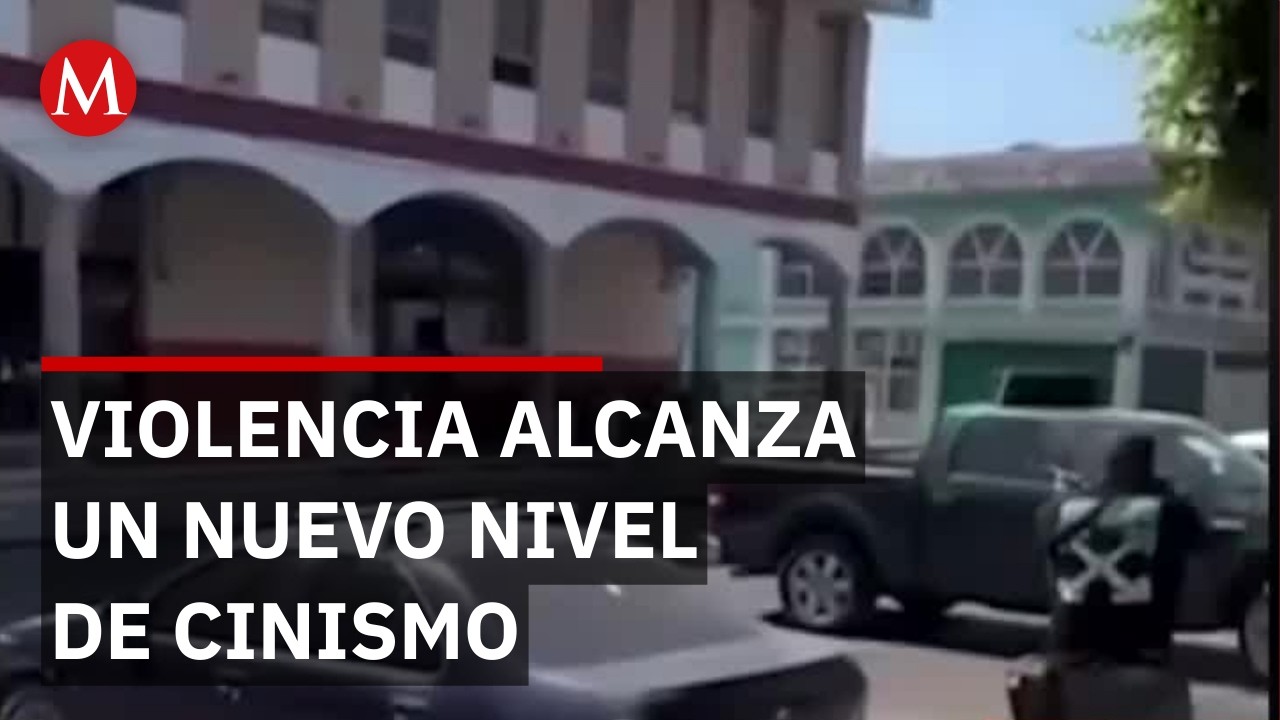 Delincuentes atacan presidencia de Jiquilpan, Michoacán, y graban balacera