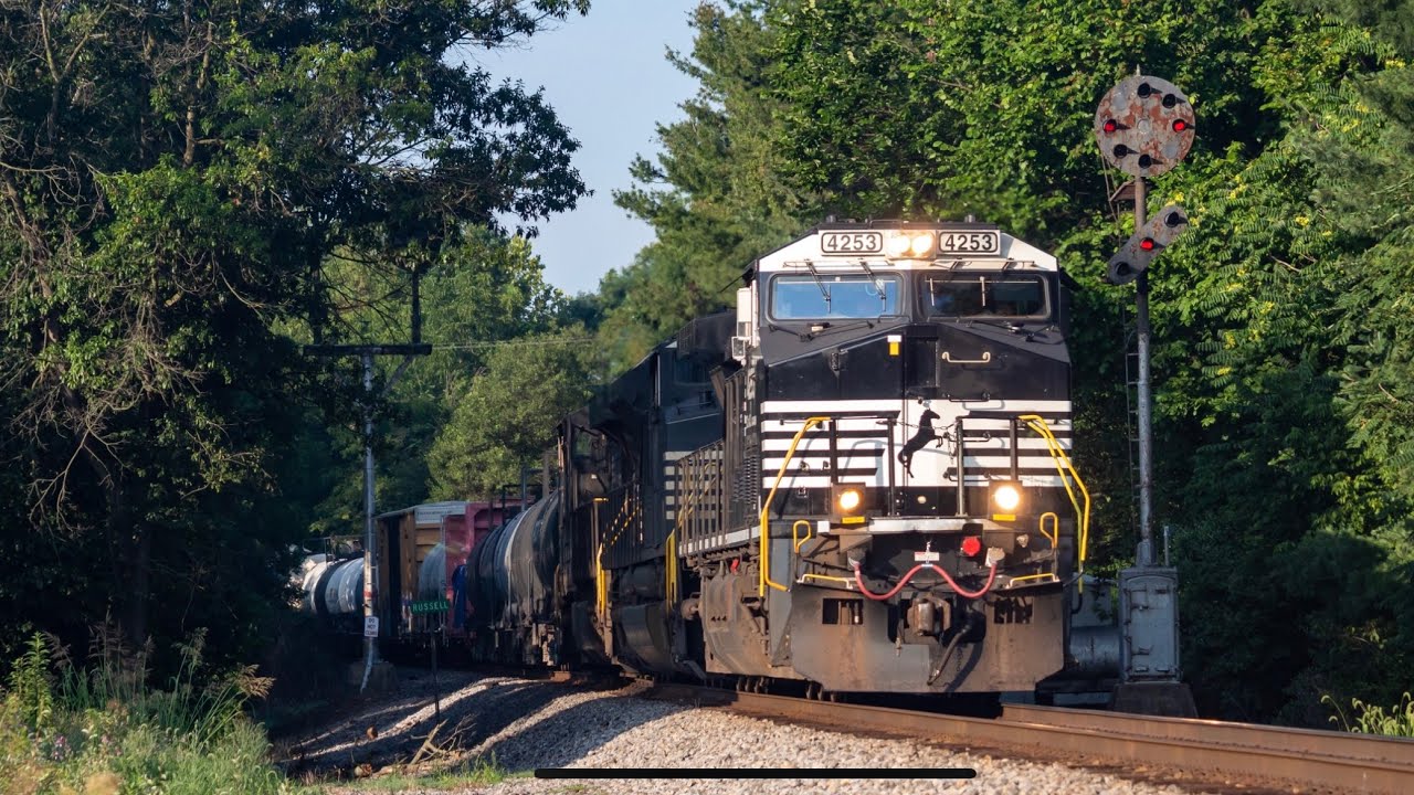 Morning Trains in Waynesboro: NS Roanoke District