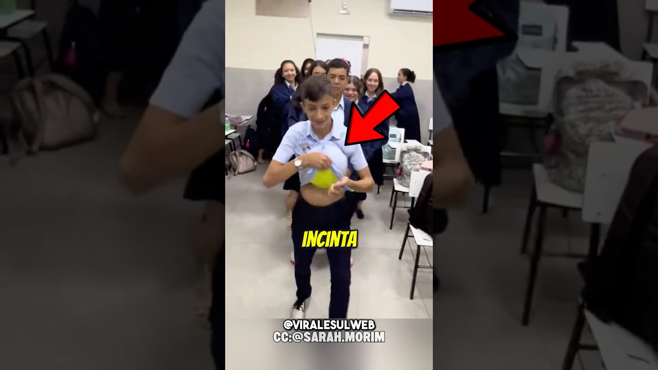 SCOPRONO CHI &Eacute; INCINTA IN CLASSE🥺 #shorts