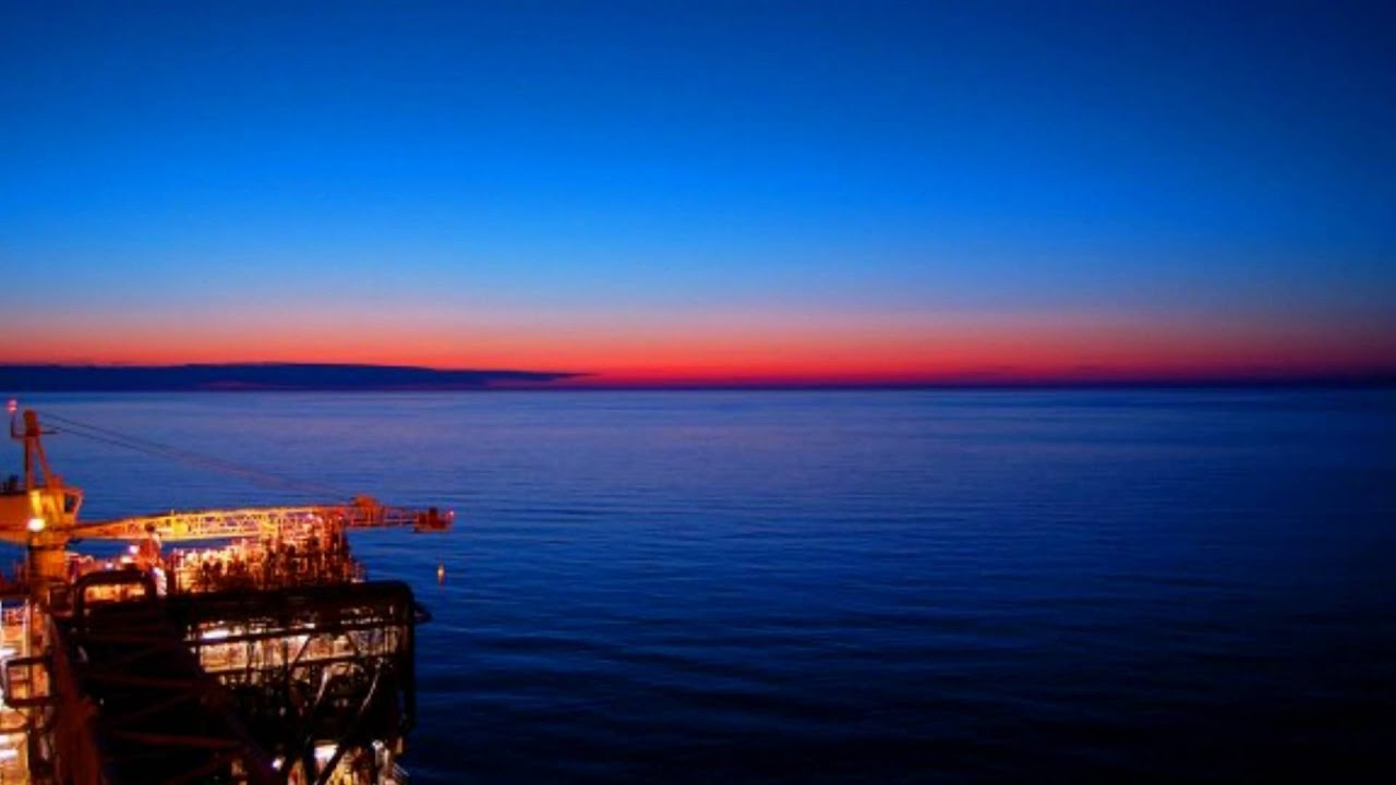 working on an oilrig.mpg By Tore Handeland