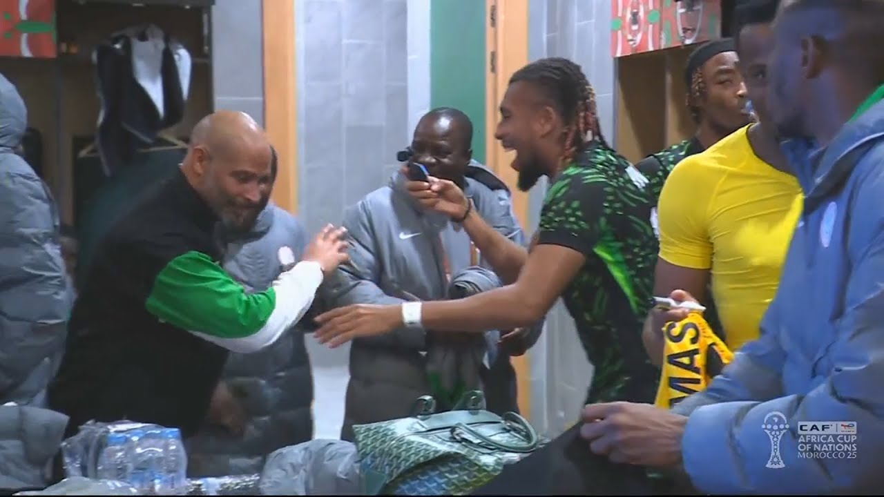 AMBIANCE DANS LES VESTIAIRES DU NIGERIA APRÈS LA VICTOIRE AUX TAB CONTRE L' EGYPTE 4-2