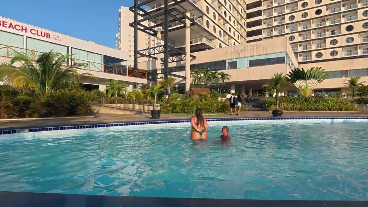 Cradle carry challenge in the pool