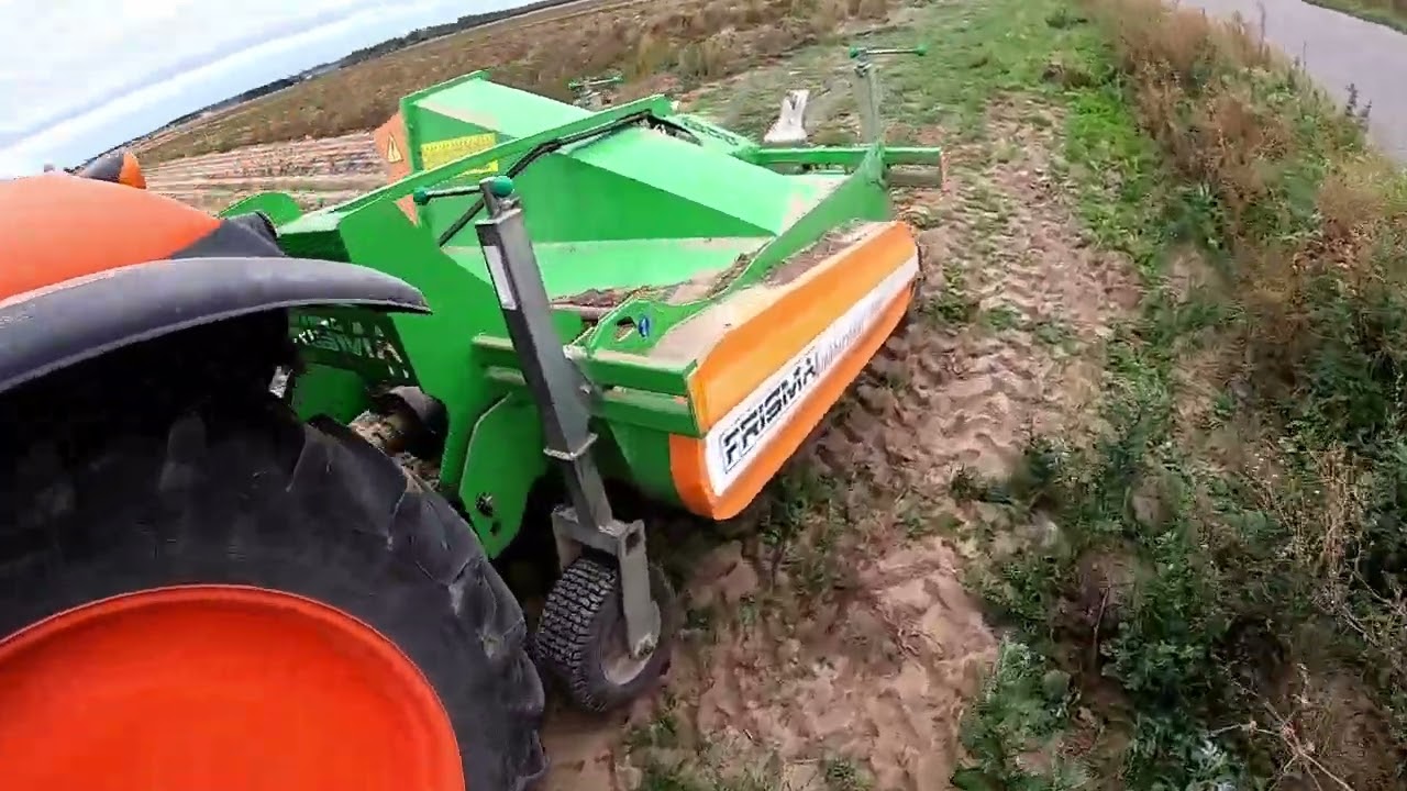 Ogławianie lubczyku / Takiej suszy jeszcze nie było / Kubota m7060 & Frisma Hurricane 1500