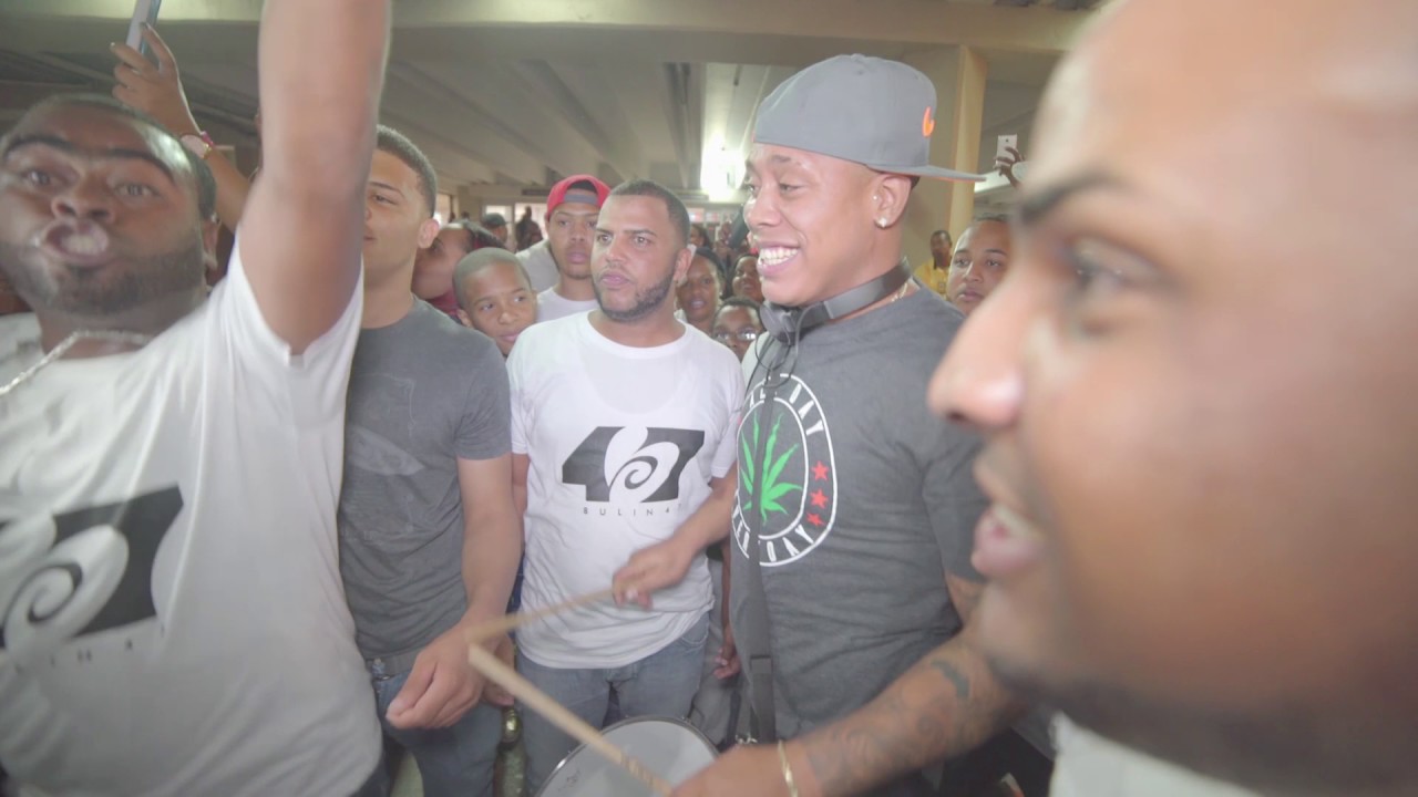 Bulin 47 - Recibimiento en el Aeropuerto | Bus Party Turquesa