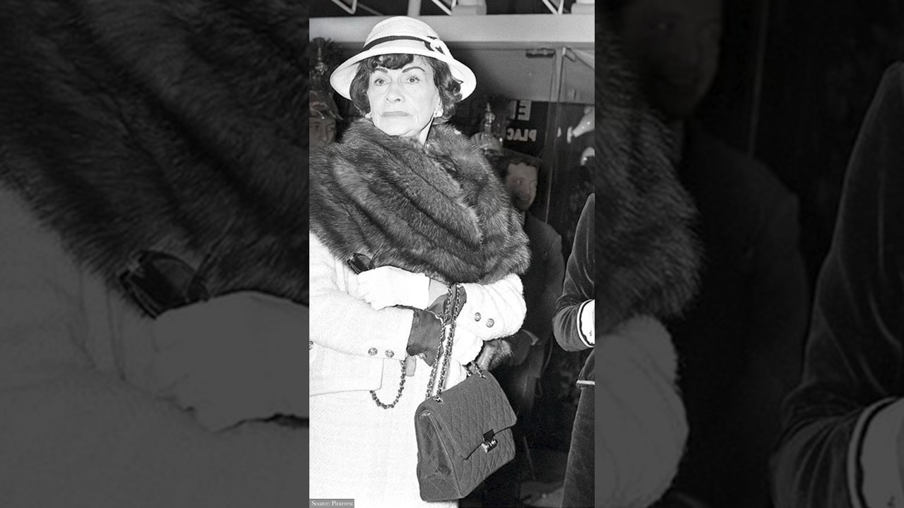 Podstawowe fakty dotyczące kultowej torebki Chanel 2.55 #chanelbag #fashionhistorian #chanel255