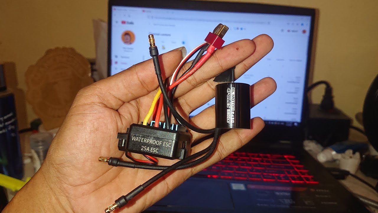 BRUSHLESS MOTOR BLACK (BL MOTOR 2430) #4POLES 5800KV74VWITHESC25AWATERPROOF
