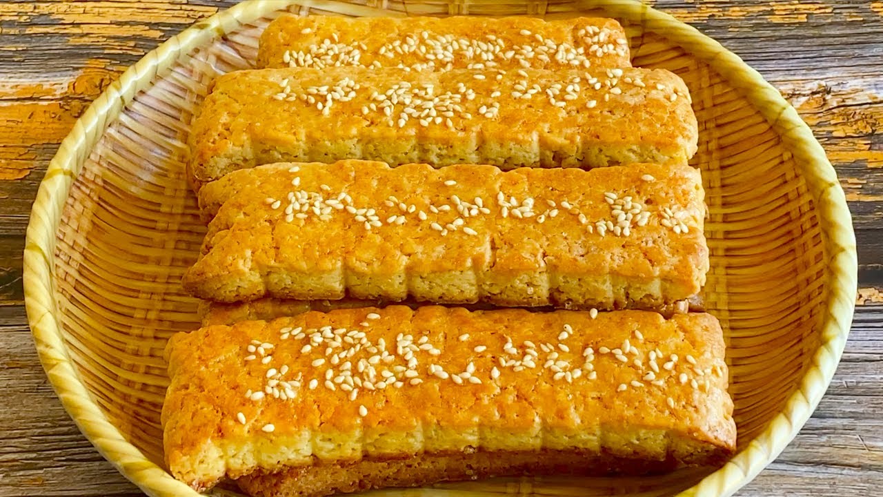 教你做大饼干，一碗面加2个鸡蛋，酥酥的脆脆的，咬一口入口即化 【三丰美食】