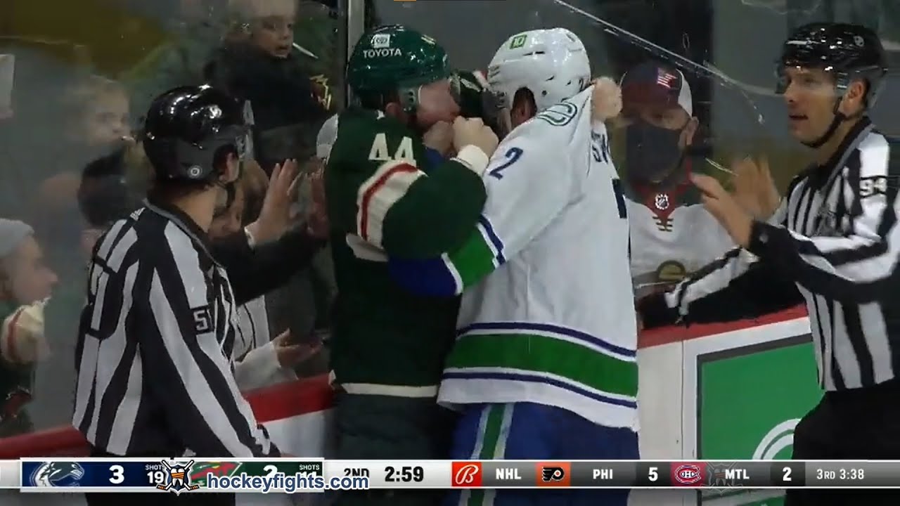 Luke Schenn vs Nicolas Deslauriers Apr 21, 2022