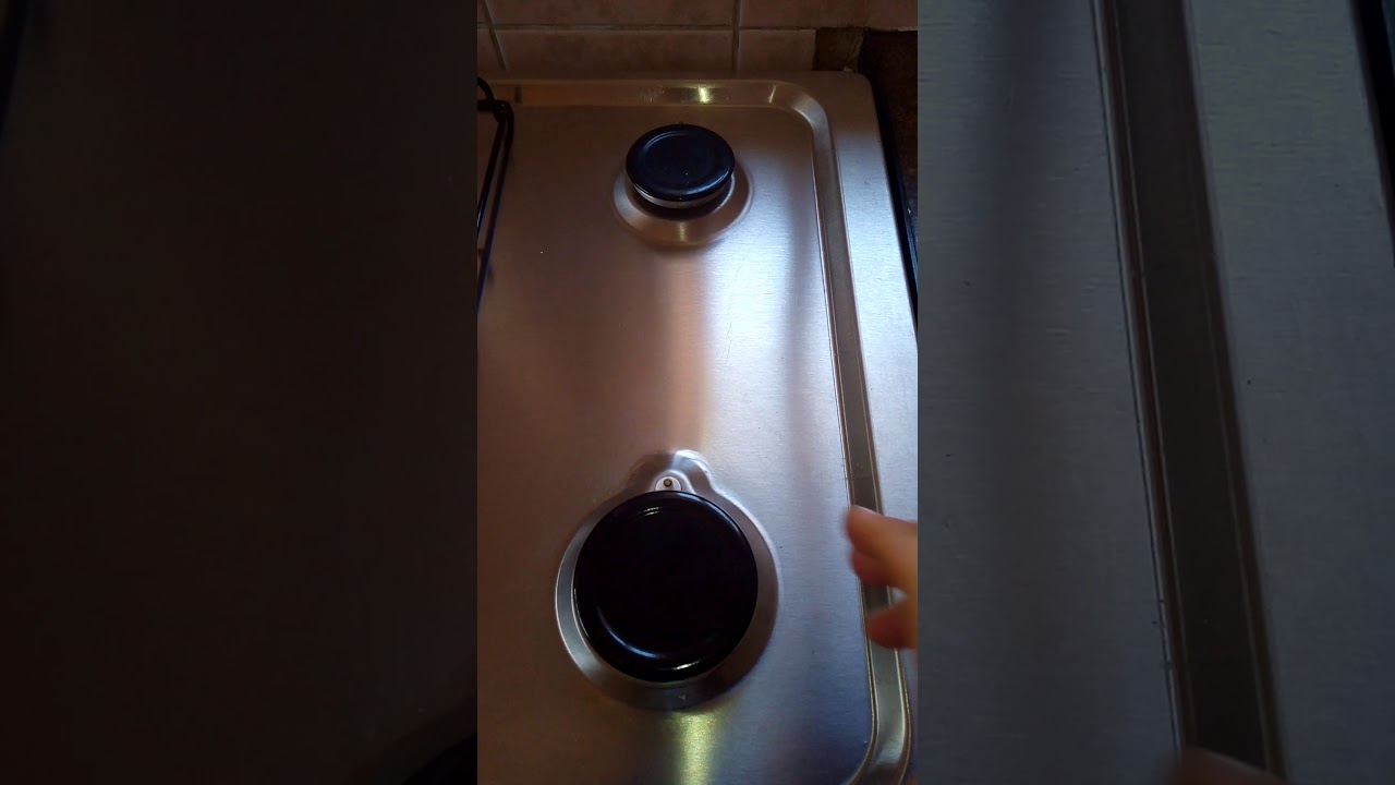 Gas stove with no flame failure devices