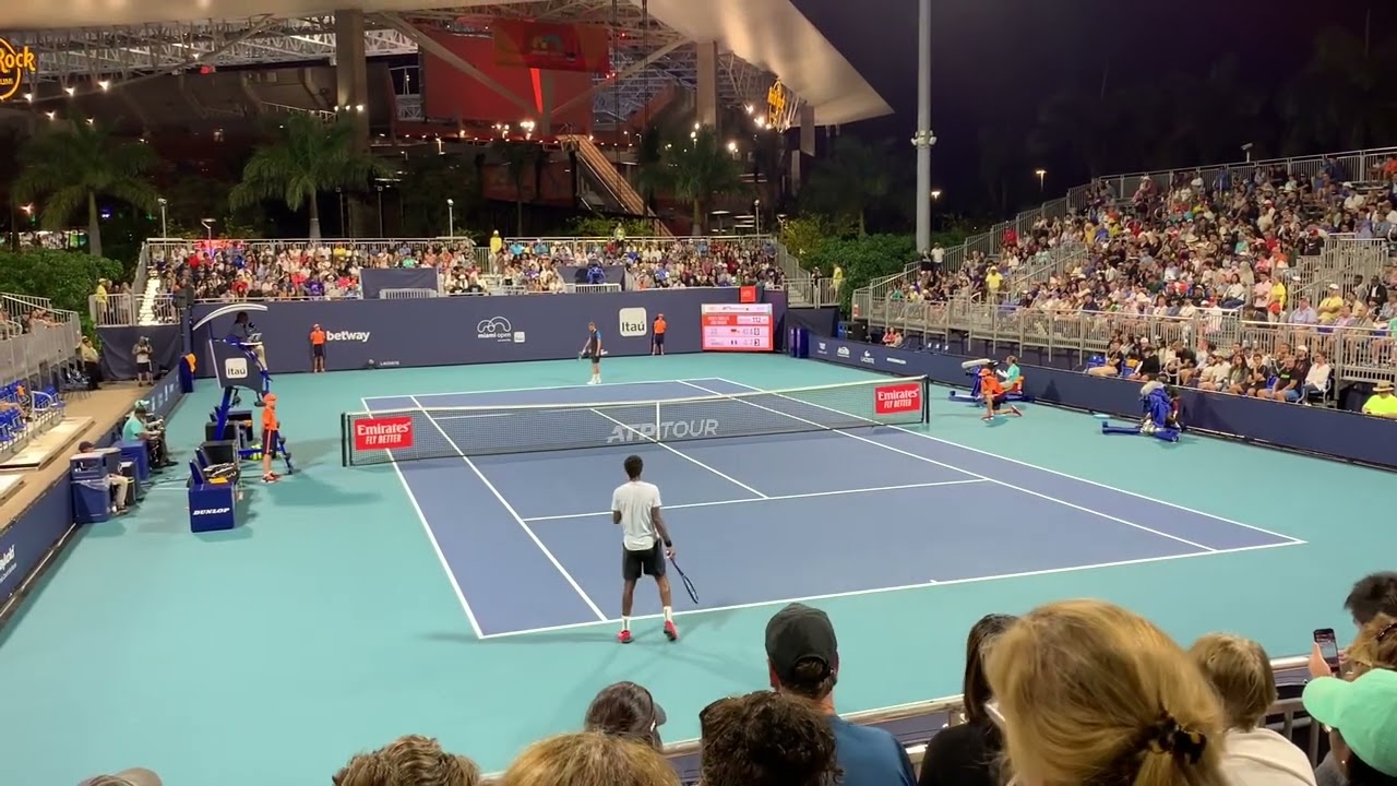 Showman Monfils trademark tricky opponent-fooling shot at round 2 match vs Otte at Miami Open 2022