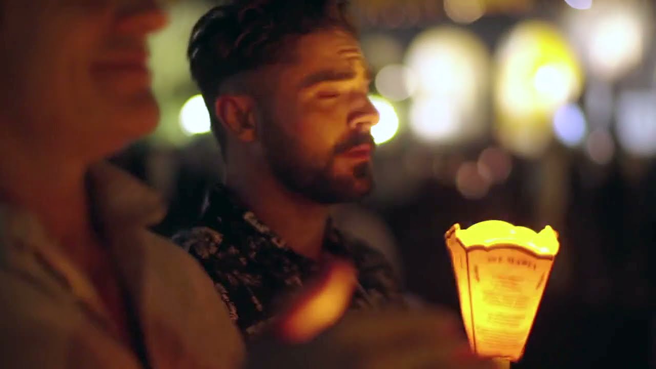 Down To Earth with Zac Efron | Pour Mieux S'Unir | France