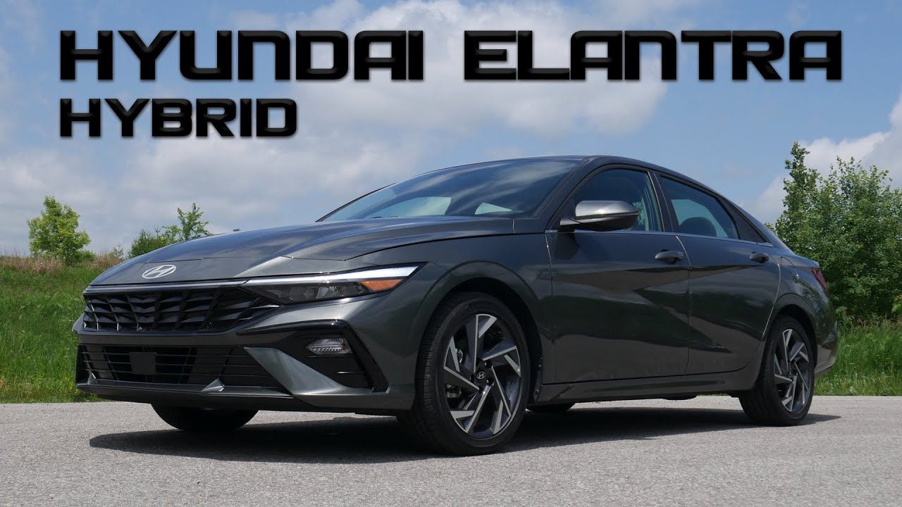 Hyundai Elantra Hybrid отличается экономичным расходом топлива и богатым функционалом.