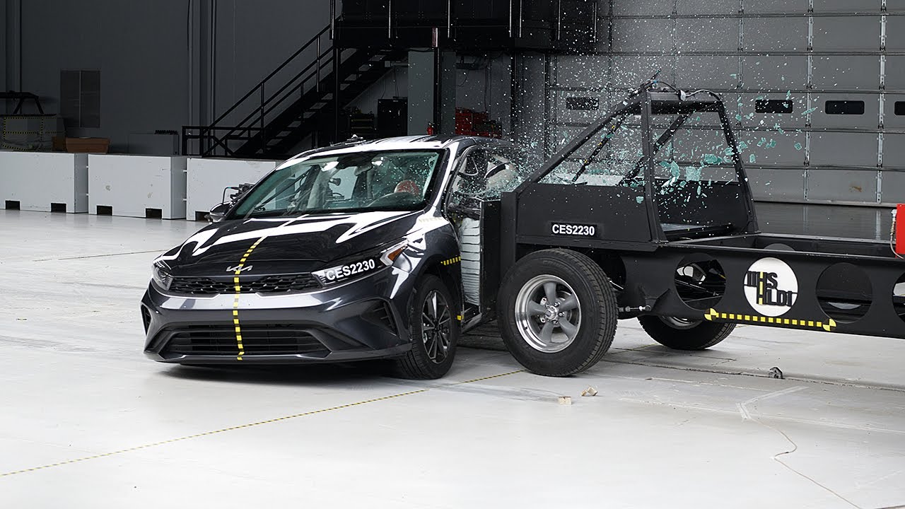 2022 Kia Forte updated side IIHS crash test
