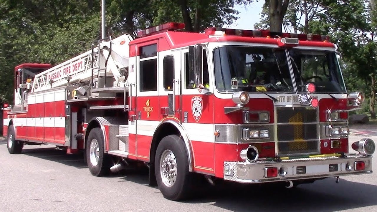 Passaic Fire Department Ladder 1 Responding 7-20-17