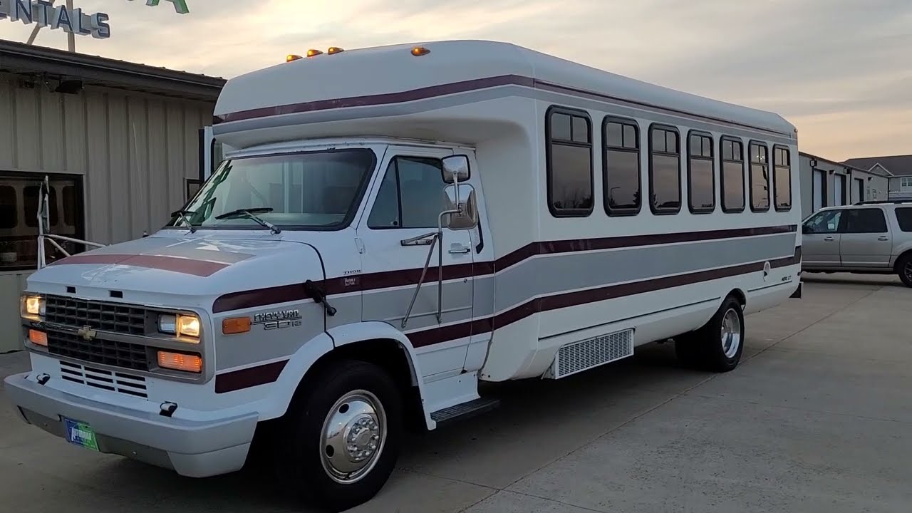 1996  G30 van 21 Passenger Van