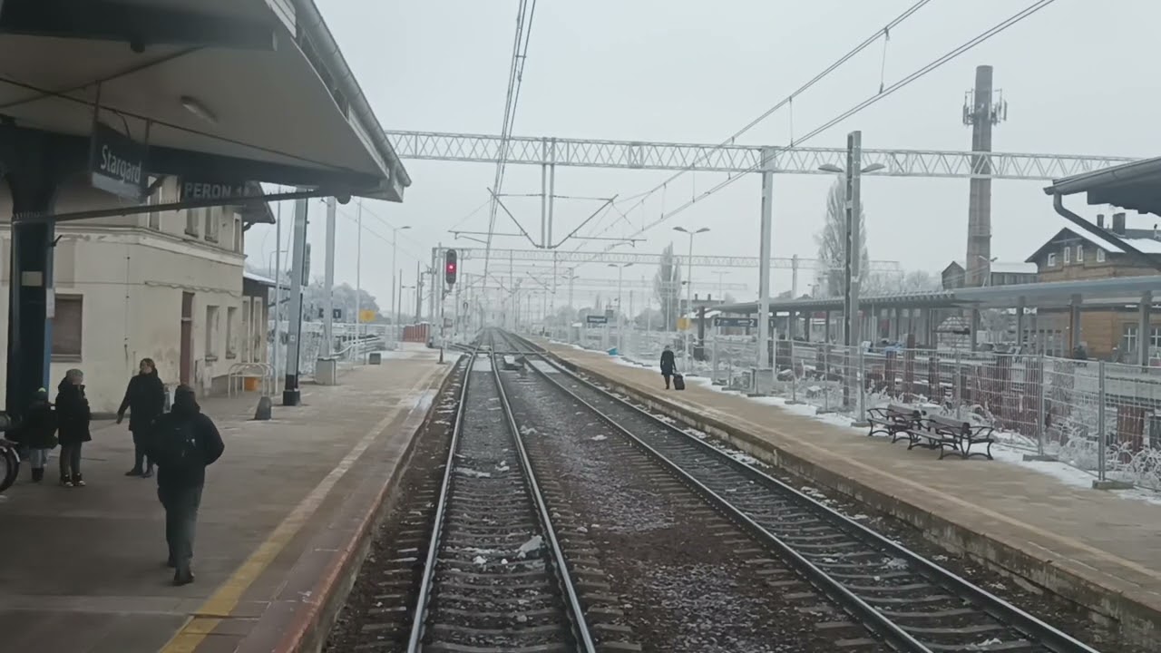 Przejazd przez Stargard z tyłu pociągu IC 