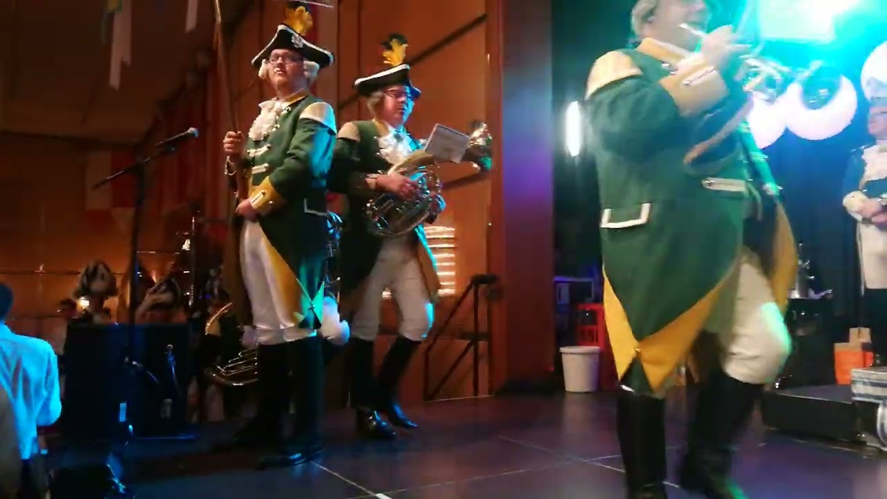 Einmarsch des Korps der EhrenGarde der Stadt Köln bei der Sitzung der Blauen Funken