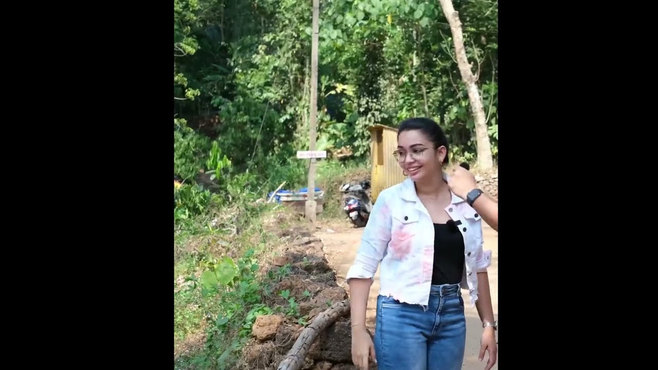 alice christy serial actress jeans