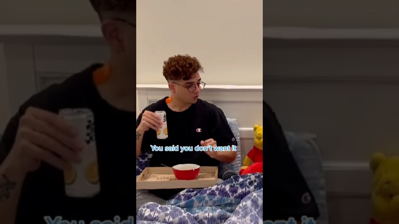 Food war 🥹 #shorts #comedy #couple