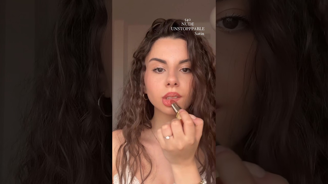 Tutti gli swatches dei rossetti Color Riche 💄 Scrivi se sei team MATTE o SATIN ✨🤍