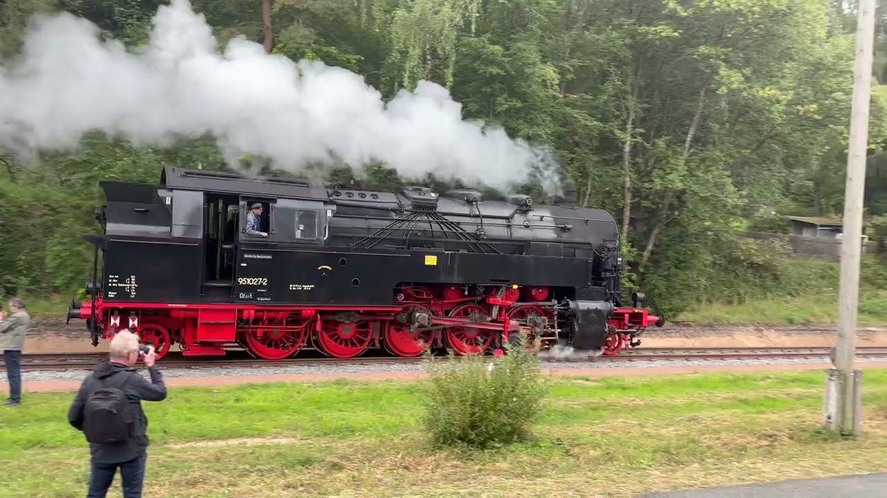95 1027 an der Spitze eines Dampfsonderzugs nach Hetzdorf