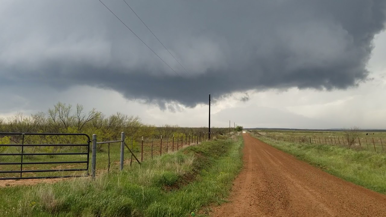Tornado initiation Hardeman County TX 4/23/21