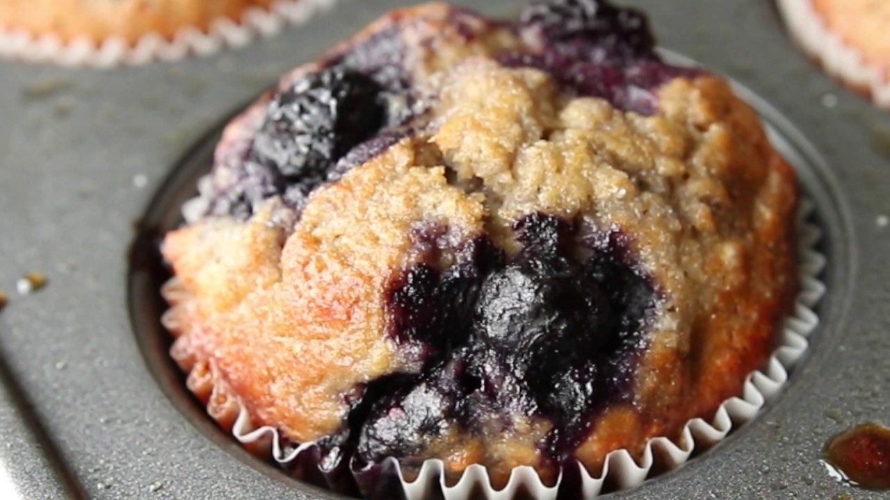 Blueberry Muffins Recipe - THE BEST HEALTHY AND EASY BREAKFAST MUFFIN