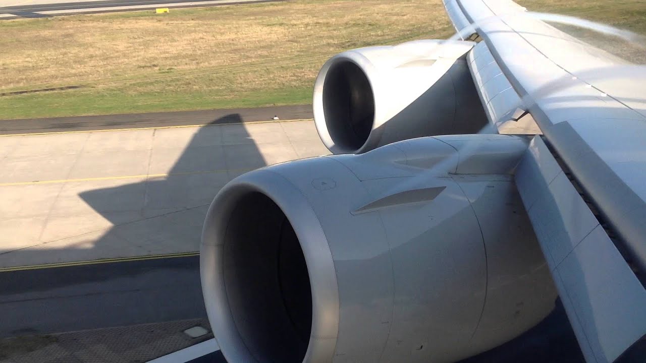 Boeing 747-8 Take Off