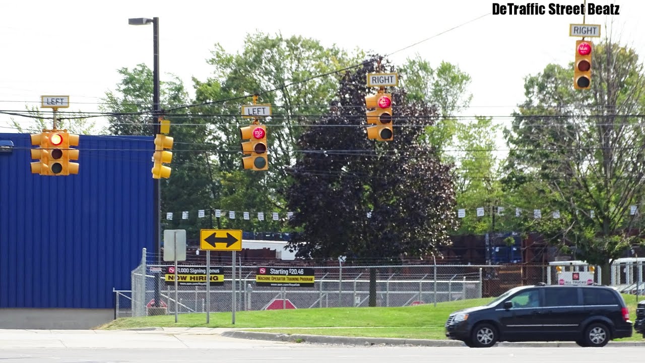 Traffic Lights & Old Left Turn Arrow Signals | 14 Mile Rd & Coolidge
