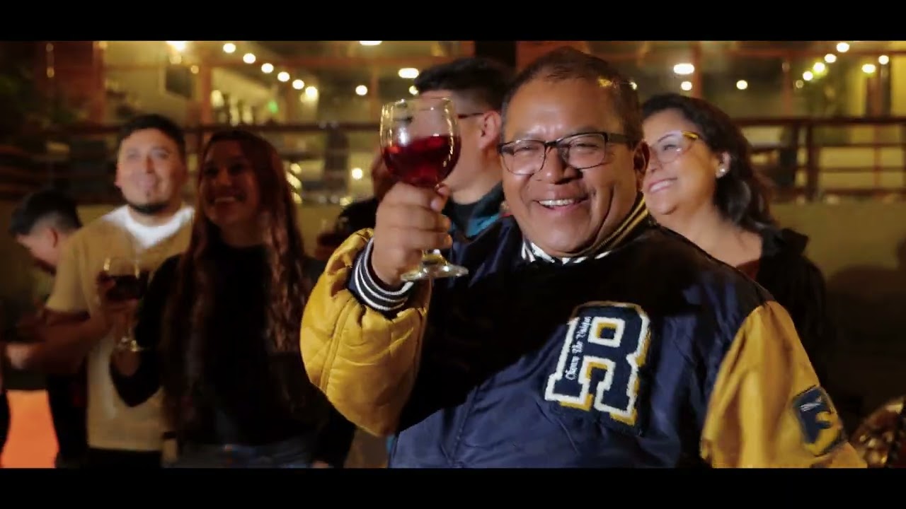 Cuando Yo Estaba En La Cárcel - 24 de Mayo Banda Show (Videoclip Oficial) Autor: Camilo Torres